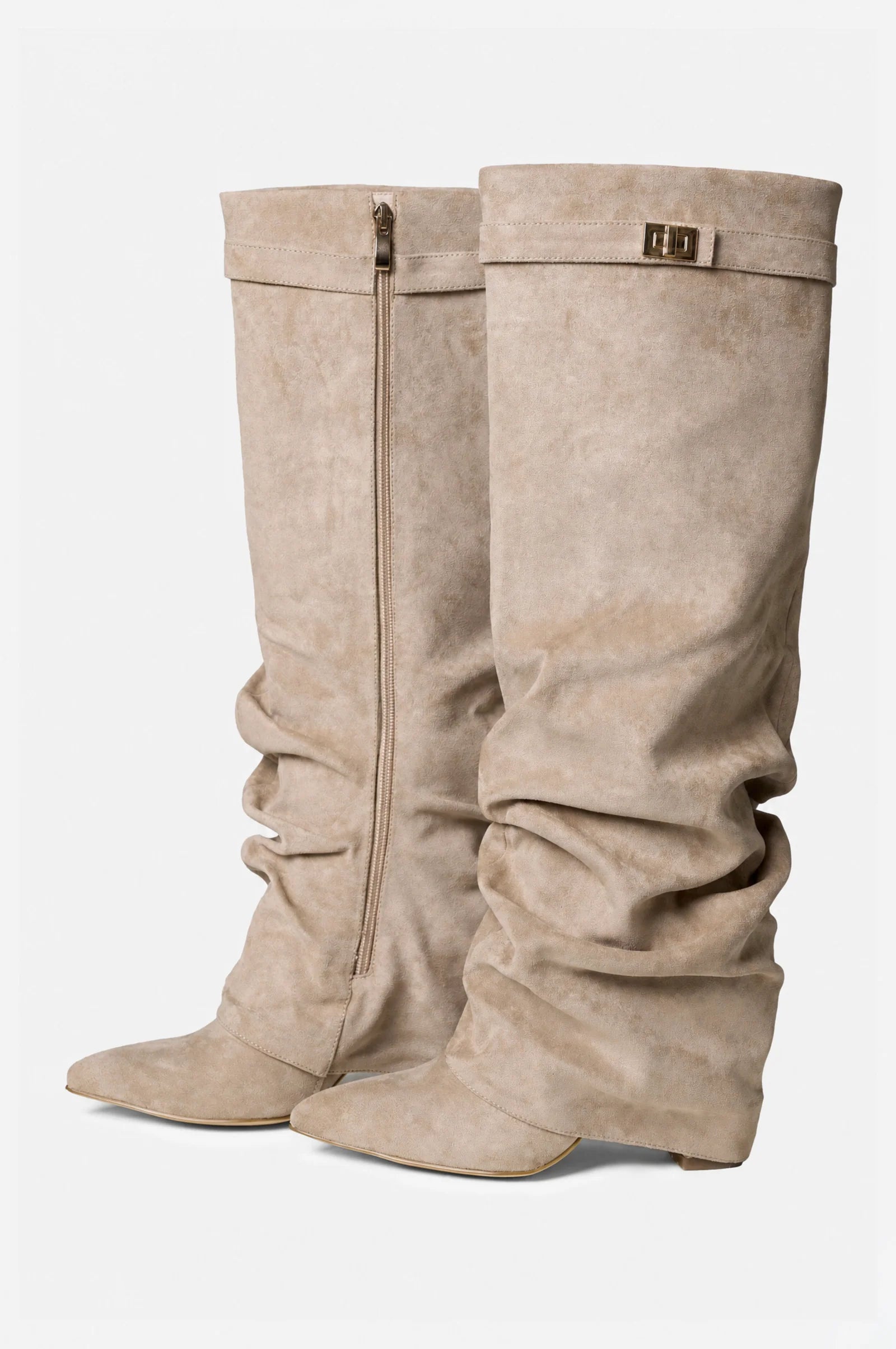 AVASÉ - Slouchy Suede Boots
