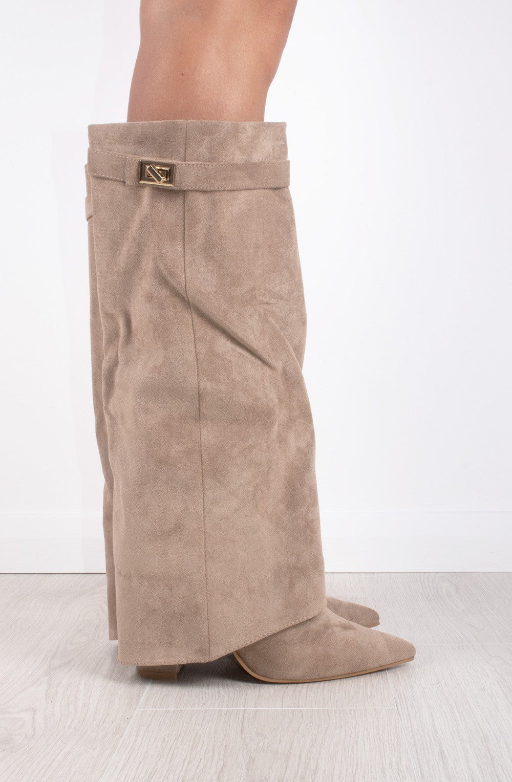 AVASÉ - Shark Tall Boots