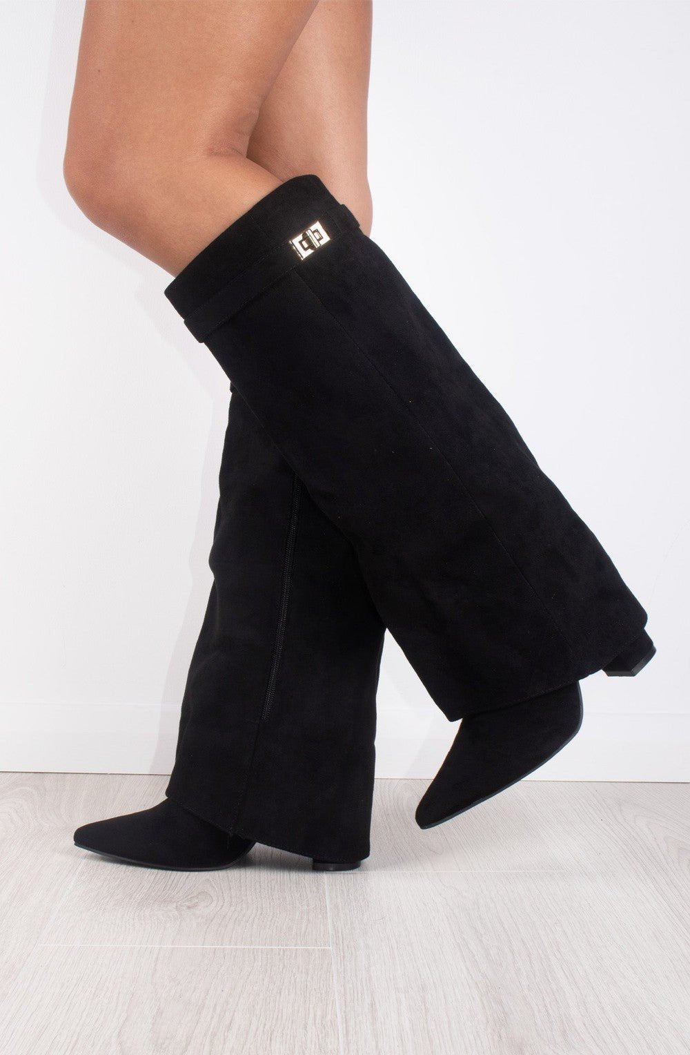 AVASÉ - Shark Tall Boots