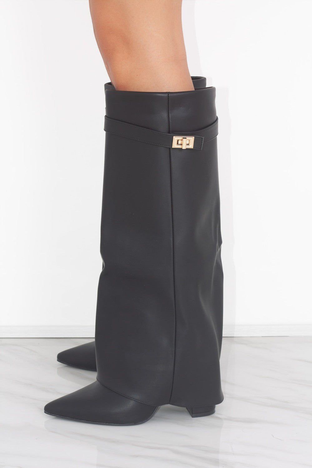 AVASÉ - Shark Tall Boots
