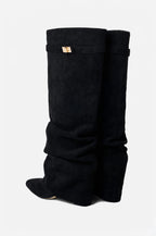 AVASÉ - Slouchy Suede Boots