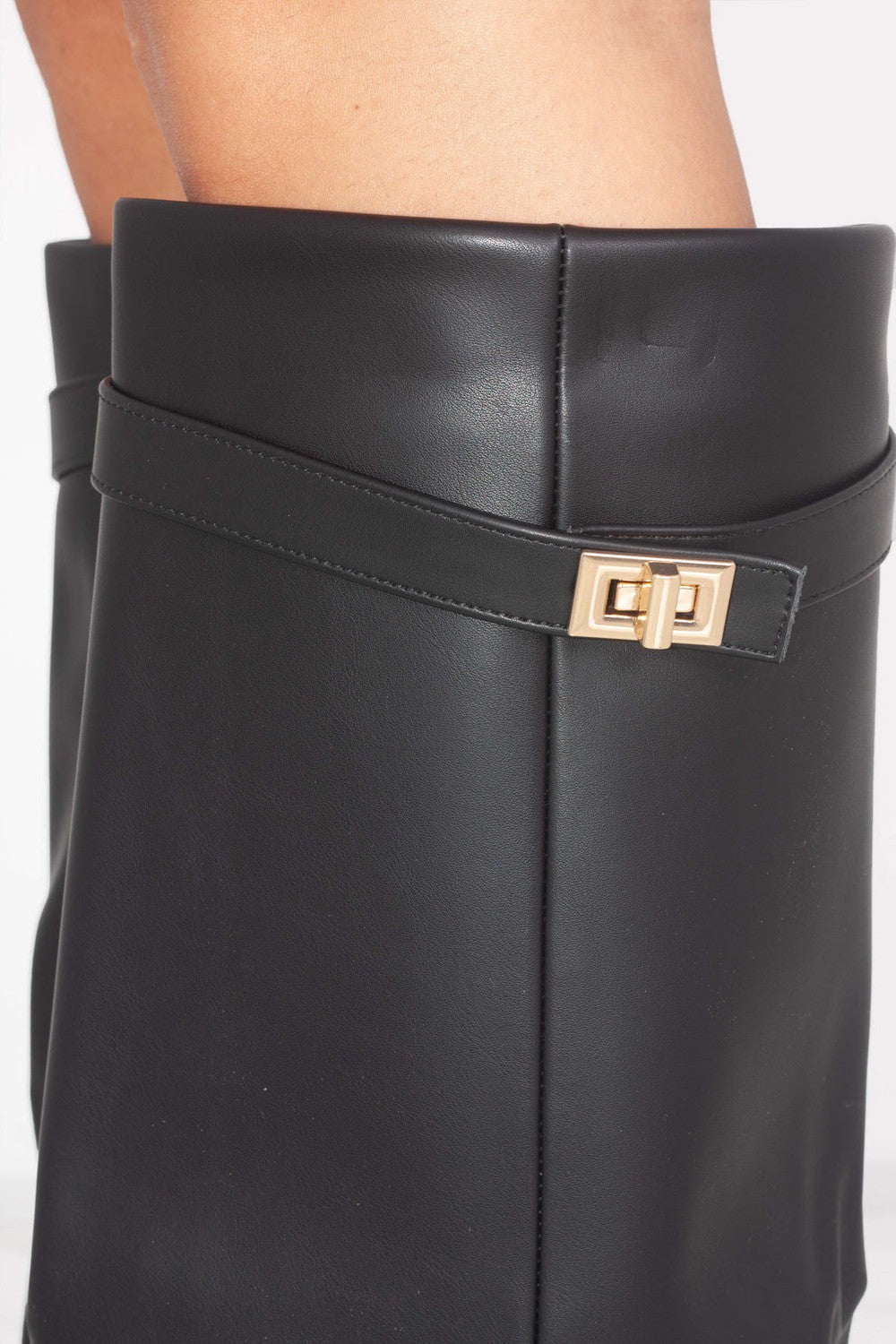 AVASÉ - Shark Tall Boots