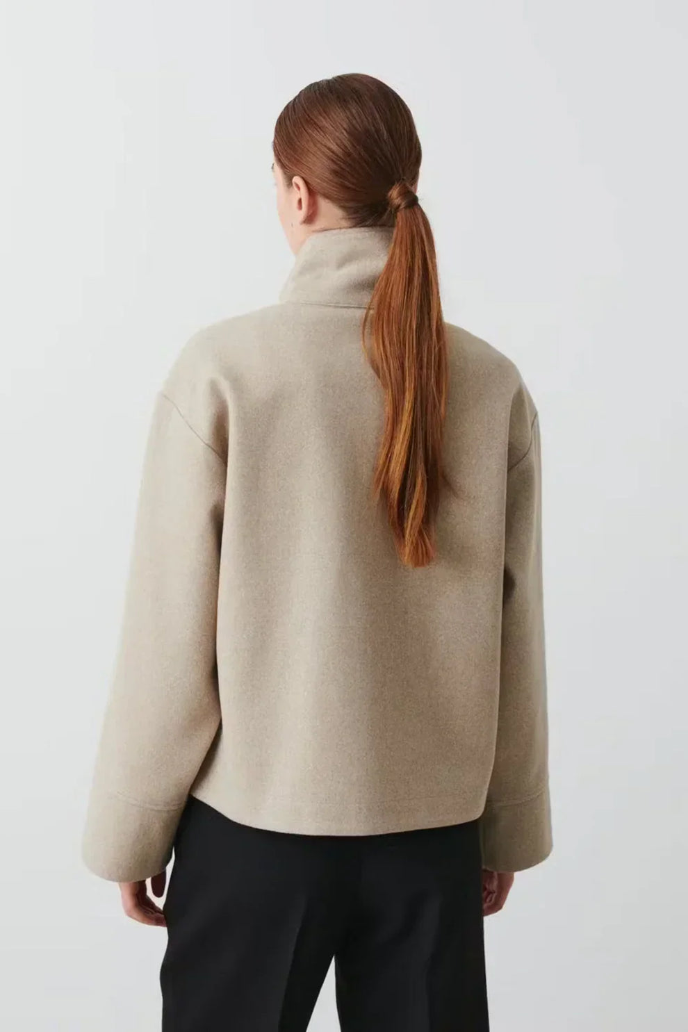 AVASÉ - Lyora Mantel