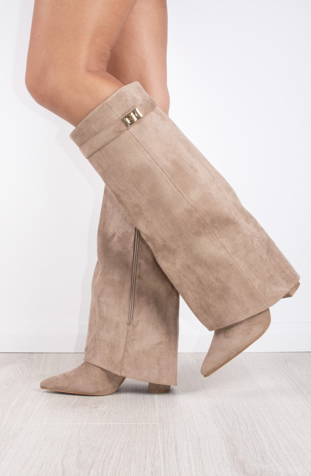 AVASÉ - Shark Tall Boots