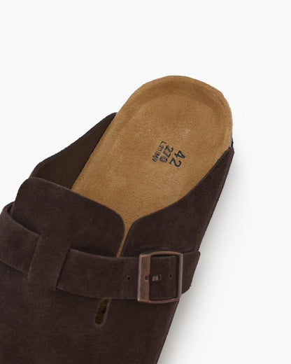 AVASÉ Suede Clogs